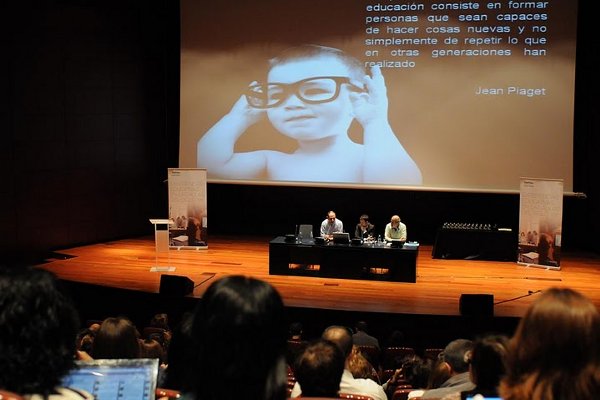 Presentación de Experiencias educativas en las aulas del siglo XXI