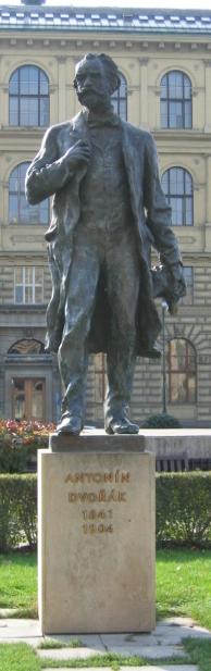 Estatua de Antonín Dvořák en Praga